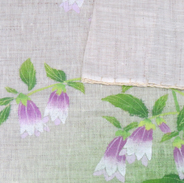 麻のれん(蛍袋とシダ)