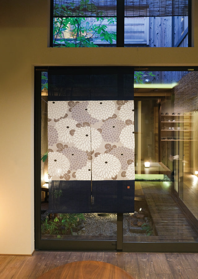 Hemp noren (round chrysanthemum dark blue) maukiku rurimon