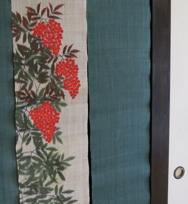 麻のれん(紅南天)