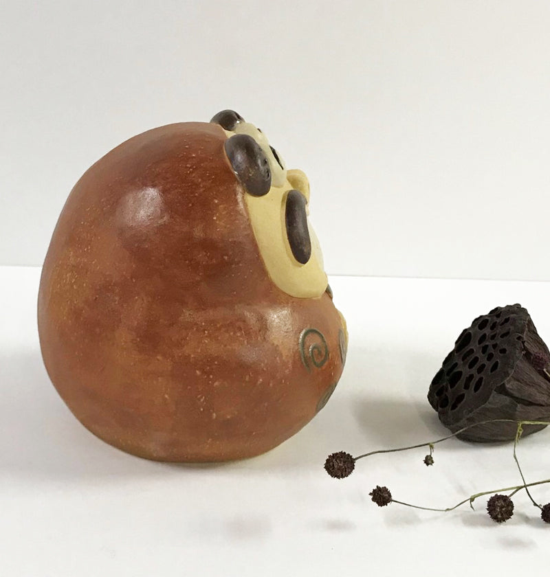 陶人形(いっひっひのだるま)撮影用小物は付属していません