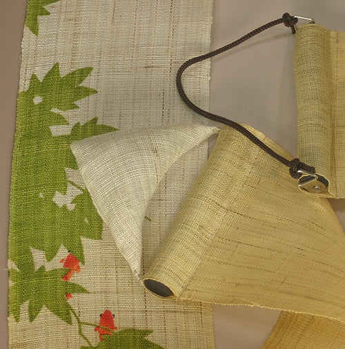 細タペストリー(金魚に楓)