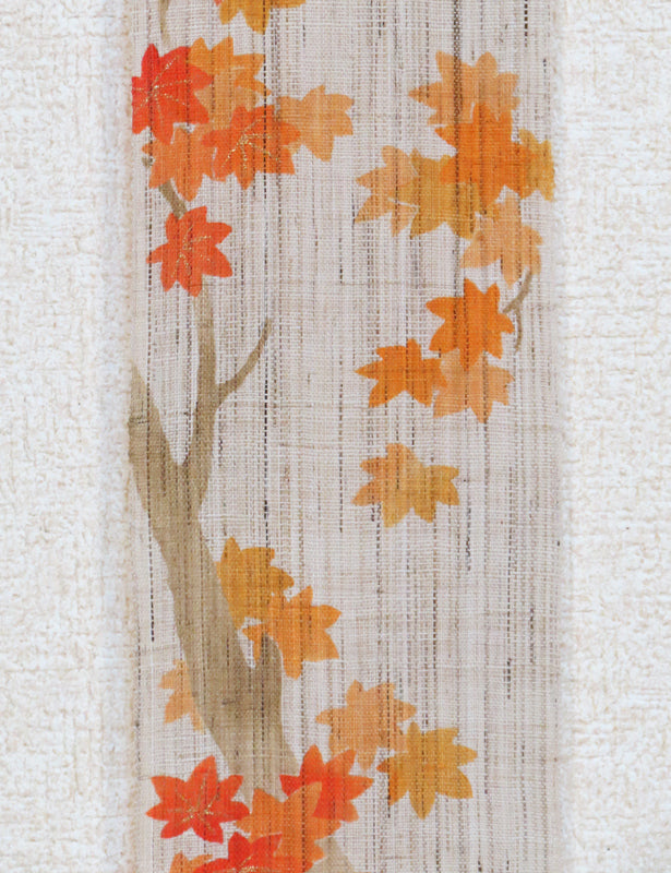 細タペストリー(紅葉にキビタキ)