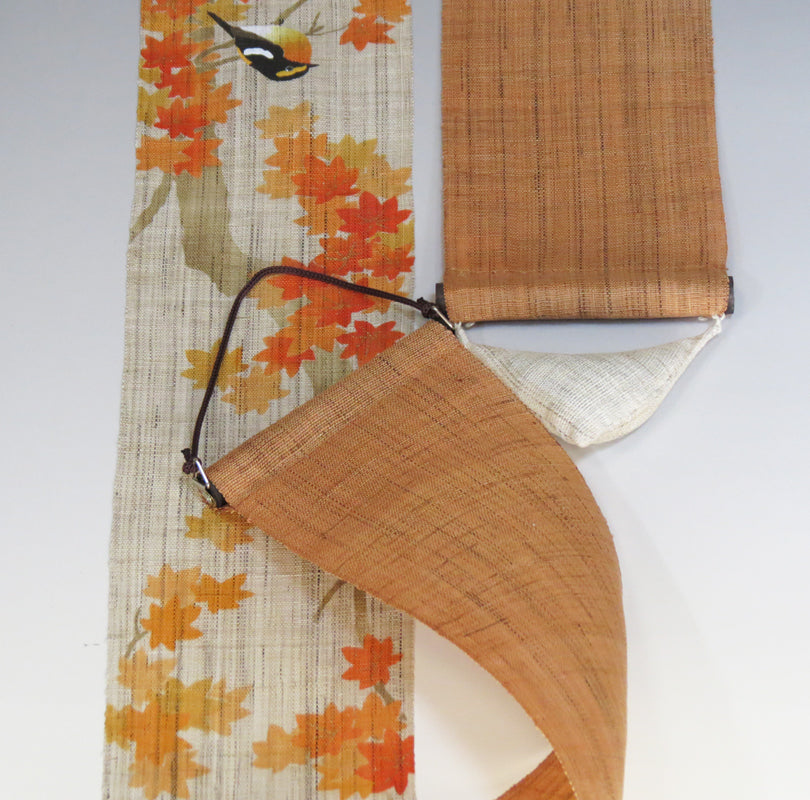 細タペストリー(紅葉にキビタキ)