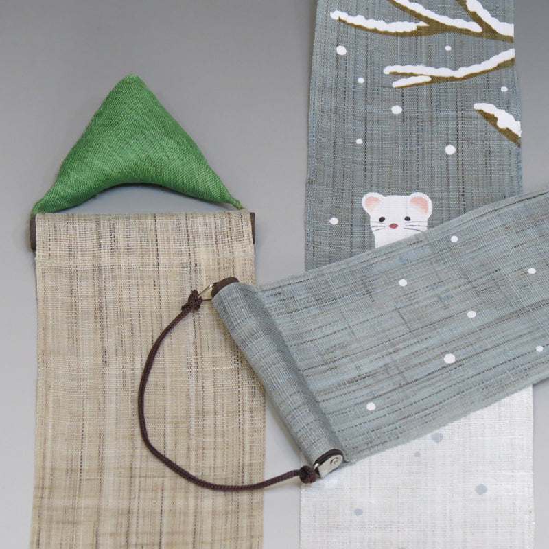 細タペストリー(オコジョ)