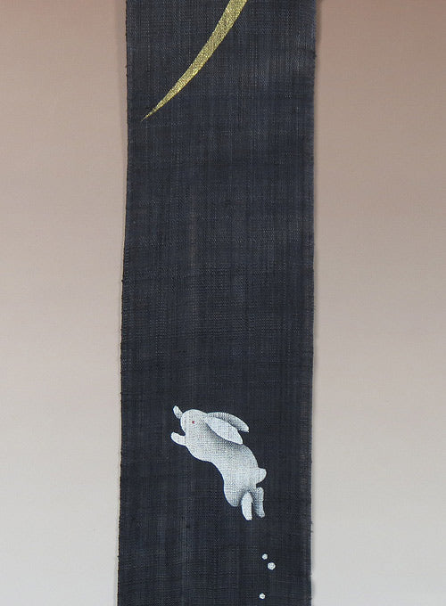 細タペストリー(はねうさぎ)