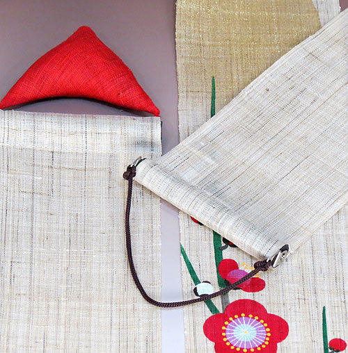 細タペストリー(明け時の梅)