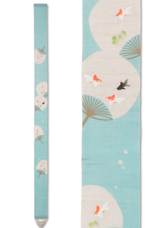 細タペストリー(団扇に金魚)