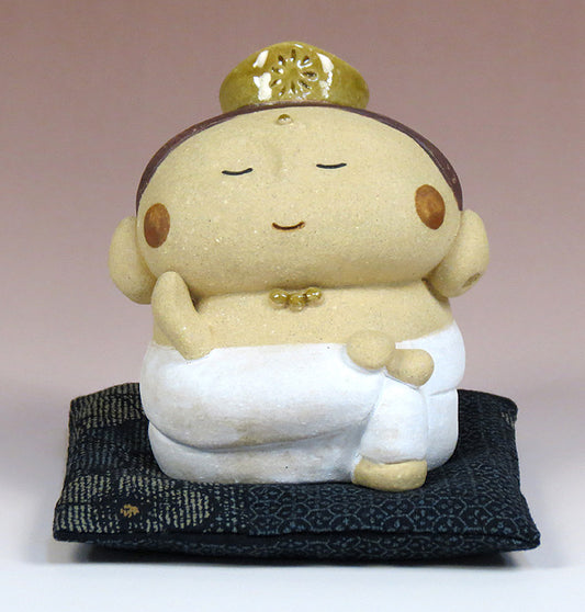 陶人形（弥勒菩薩さん)座布団の柄はアソート