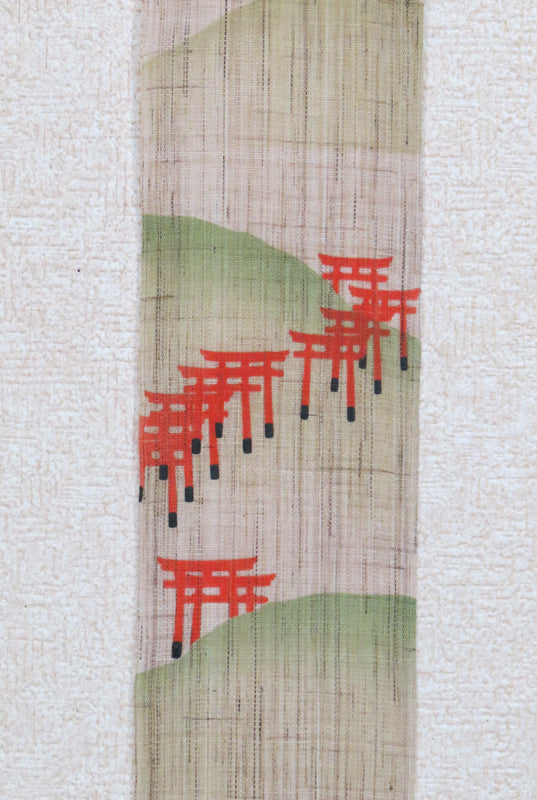 Thin tapestry (Fushimi Inari-taisha.) oinari san